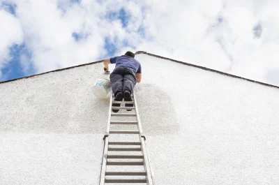 Peinture extérieure à Longré — façades et ravalement